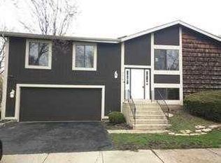 774 Chisholm Trl, Roselle, IL 60172