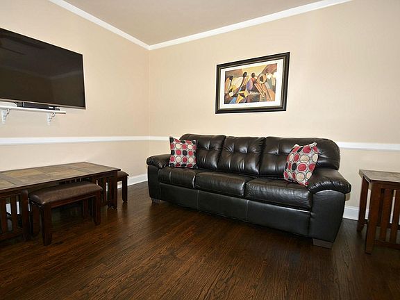 Beautifully furnished Living Room