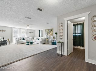 10605 Arnez Rd, Jacksonville, FL 32218