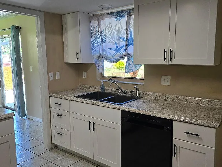 777 Robin Ave — Photo 23