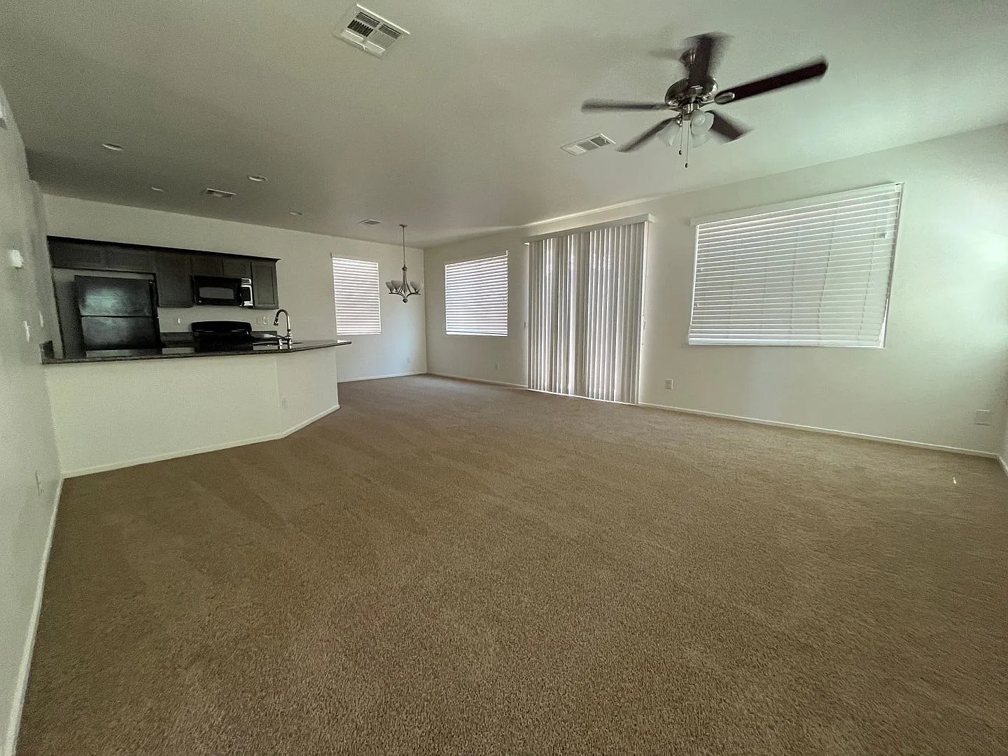 Lovely 2 story home with 3 large bedrooms, 2.5 baths and a 2 car garage. — Photo 2