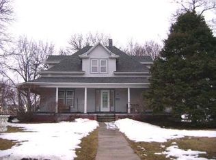 320 N Clay Ave, Clay Center, NE 68933