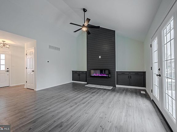 5th image of 318 E Harvest Ln