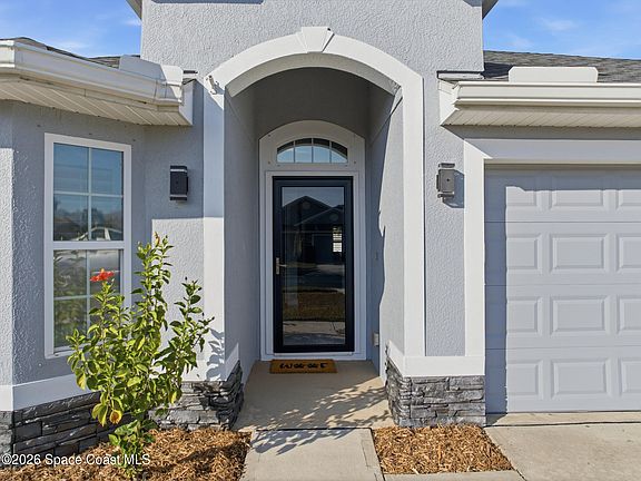 4th image of 1636 Alaqua Way