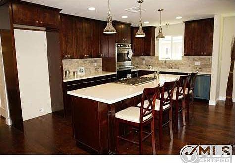 5th image of 4913 Cartwright Ave