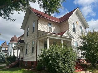 300 E Franklin St #B, Appleton, WI 54911