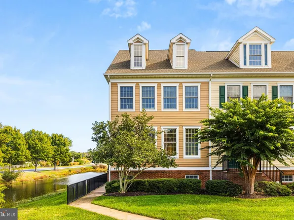 1 Village Green Dr, Ocean View, DE 19970