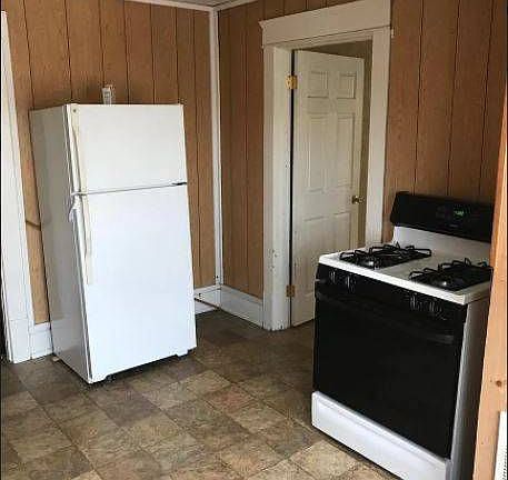 2nd image of 39 S Arch Ave #2