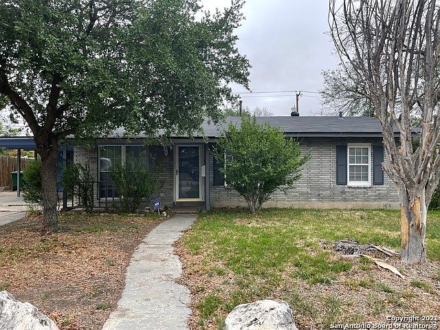1st image of 403 Sprucewood Ln