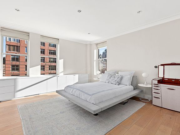 5th image of 118 W 79th St #8A
