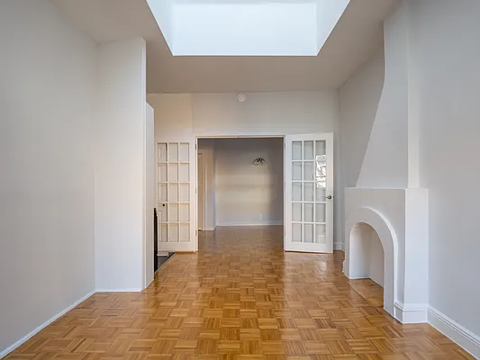 Rented by City Connections Realty | media 9