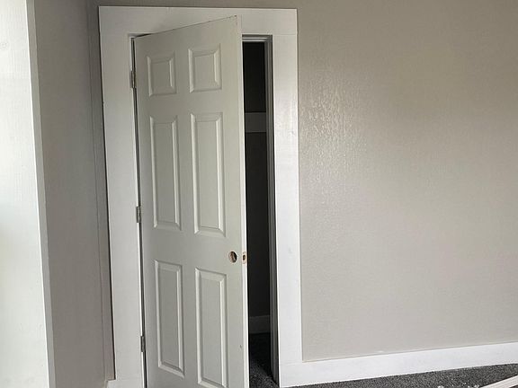 4th image of 5345 Woodland Ave
