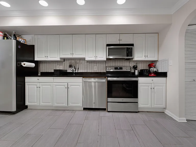 1233 Raum St NE #3 — Photo 6