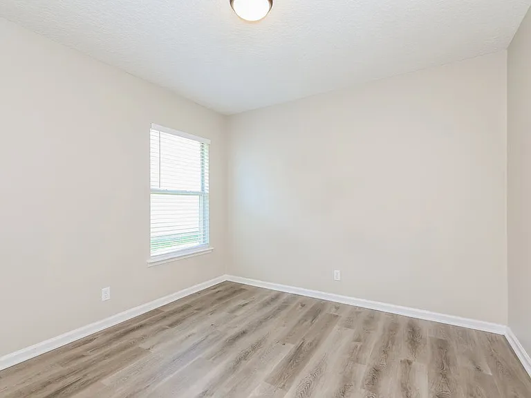 12640 Ashmore Green Dr S — Photo 14