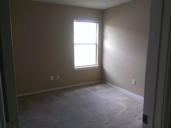 4th image of 102 Lucky Clover Ln