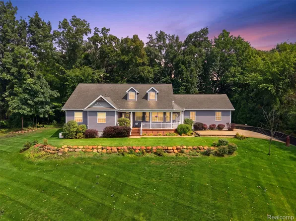 4377 Bootjack Trl, Howell, MI 48843