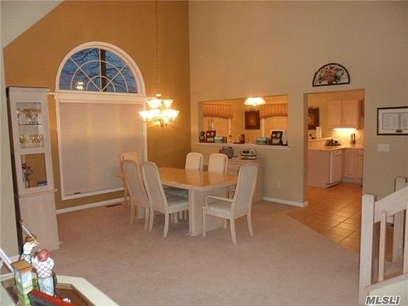 5th image of 139 Woodloch Dr