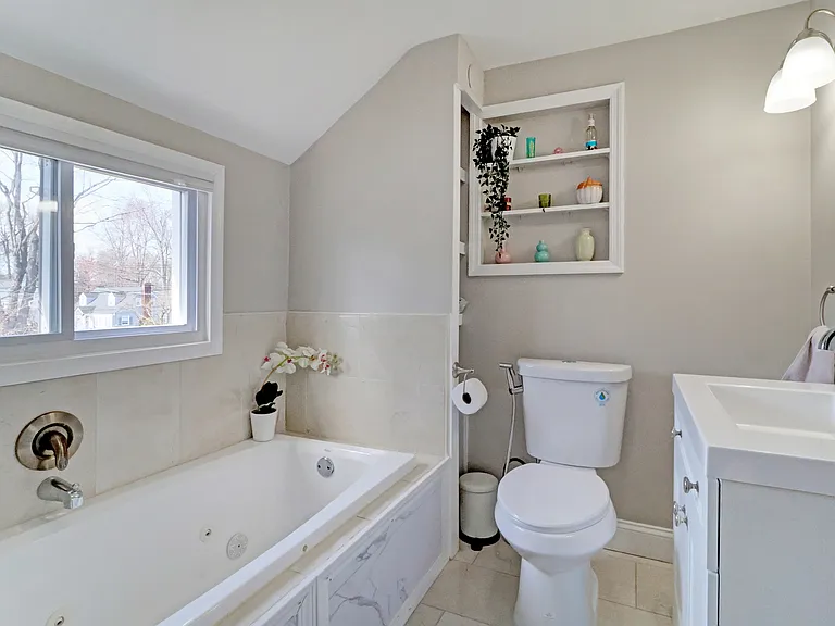 95 W Northfield Rd — Photo 20