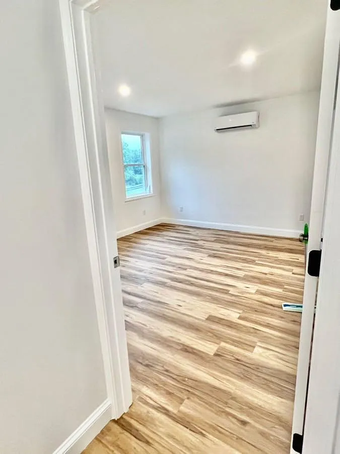 2 bed, 1.5 bath, 1250 sqft, $2,600 — Photo 2