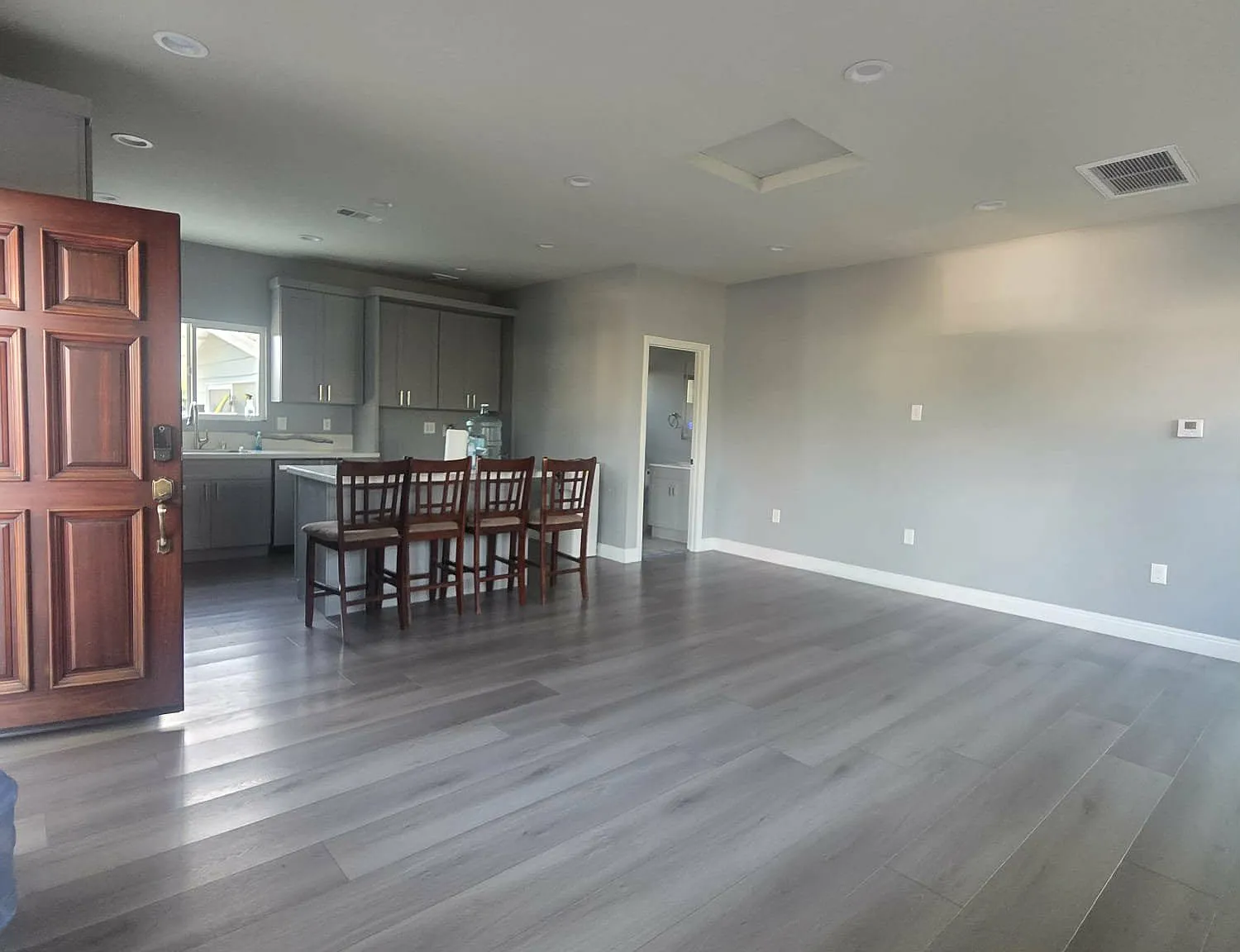 2 bed, 990 sqft, $2,900 — Photo 2