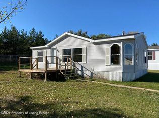 228 G St, Dickinson, ND 58601