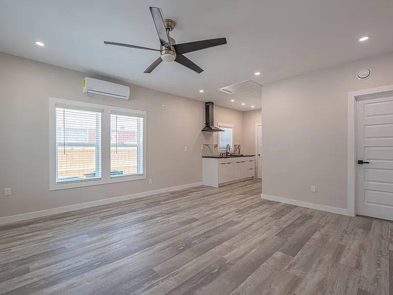 4202 Clay St #A/C — Photo 3