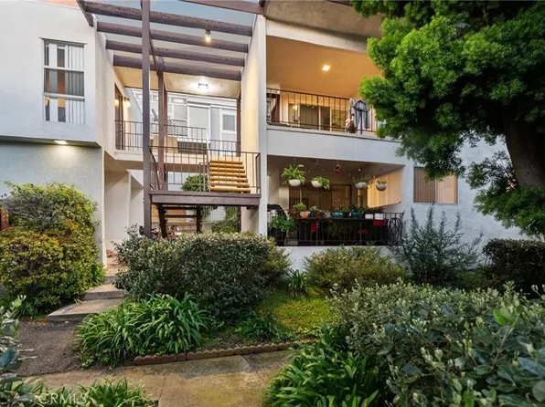 916 1st St, Hermosa Beach, CA 90254