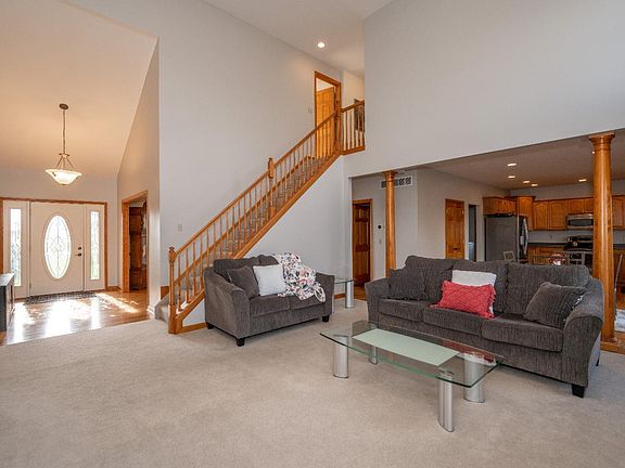 3rd image of 3737 Longhorn Dr