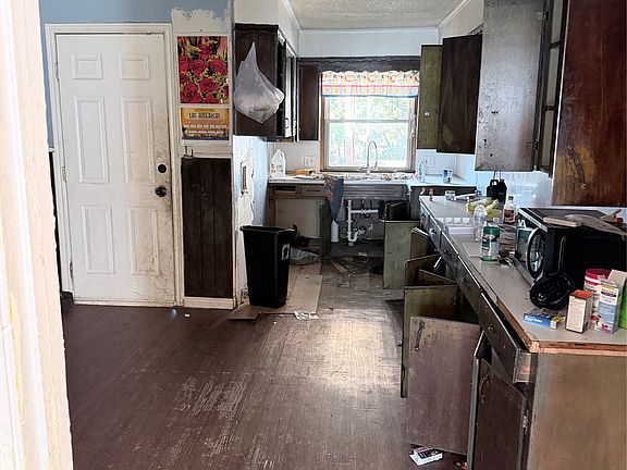 5th image of 3955 E Admiral Ct