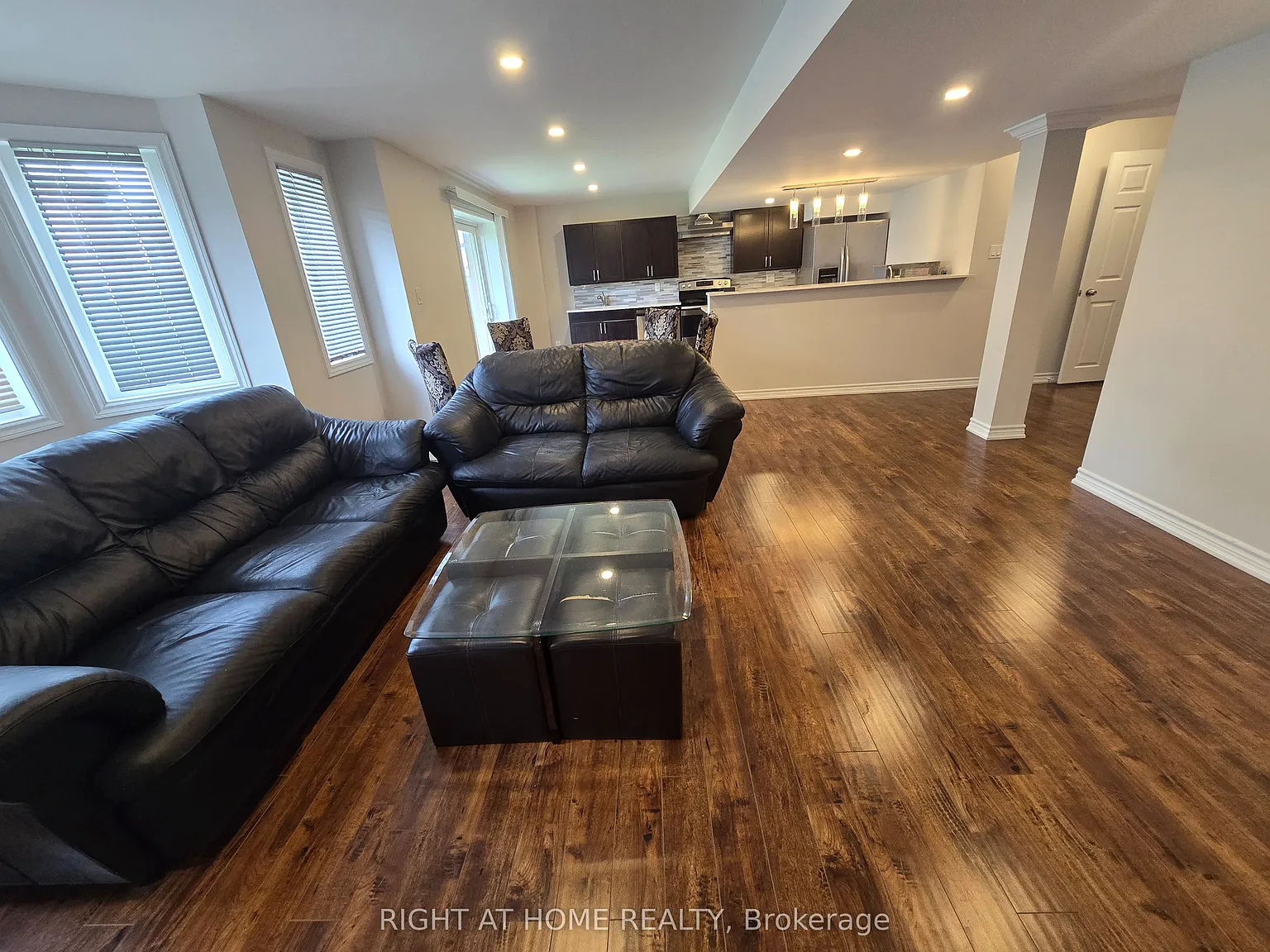 2 bed, $2,400 — Photo 4