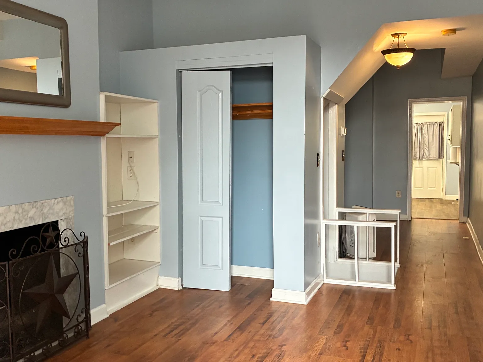 3 bed, 810 sqft, $1,600 — Photo 2