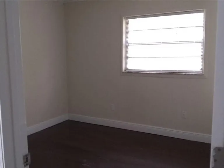 5036 College Dr — Photo 3
