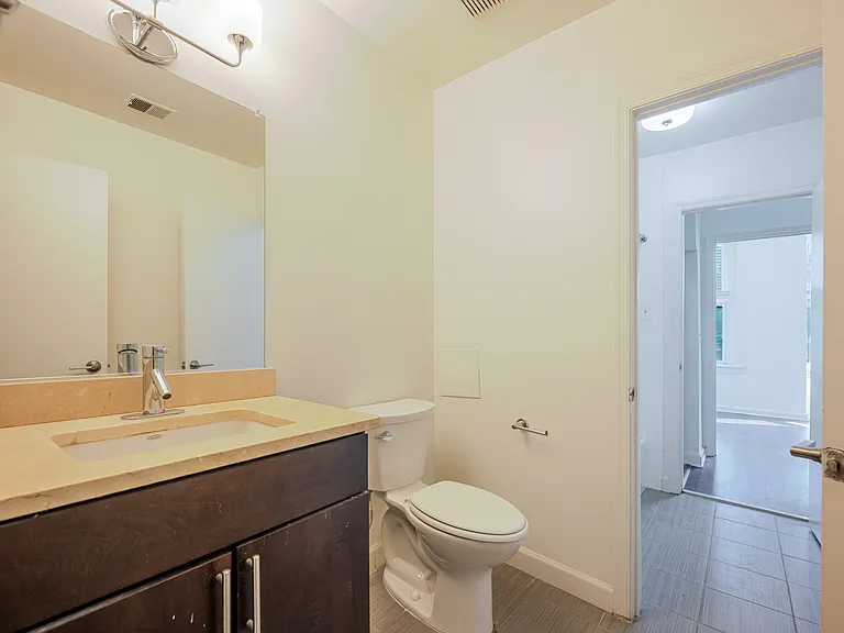 650 D St SE #2 — Photo 20