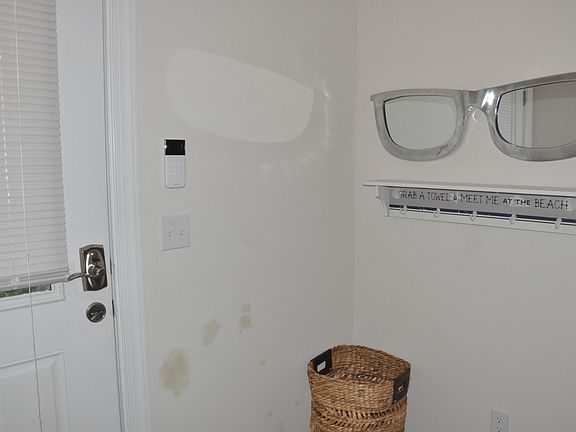 2nd image of 134 9th Ave N