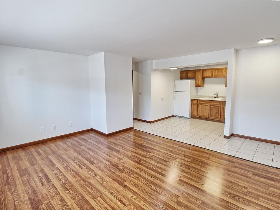 620Carriage Court Apartments 620 Whitman St Belvidere IL Zillow