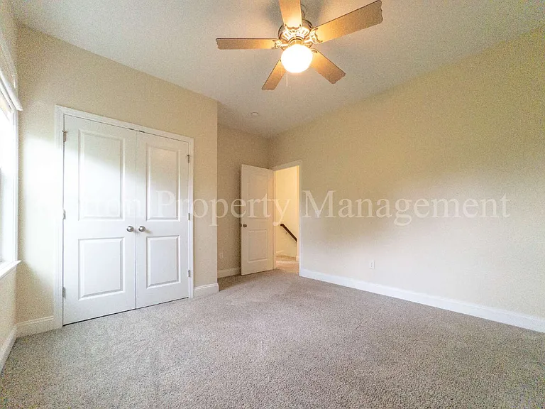 7445 Darius Dr — Photo 33