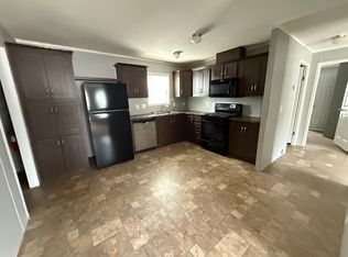 47 W Manor St, Oxford, MI 48371