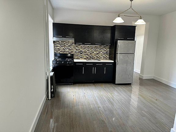2nd image of 91 E 18th St APT 3C