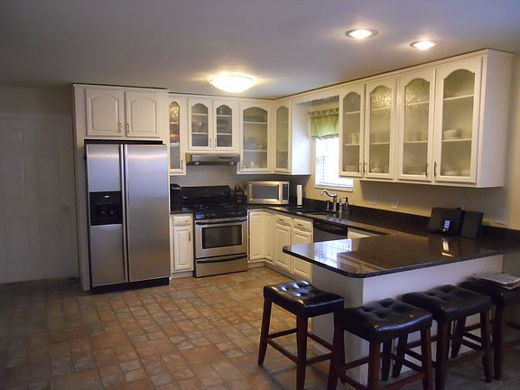 Granite Counter Tops with breakfast bar