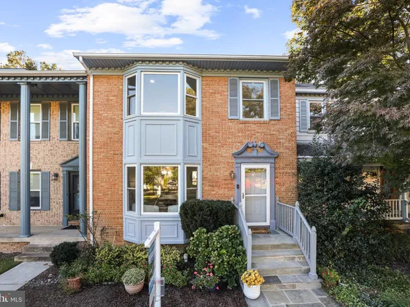 7967 Yancey Dr, Falls Church, VA 22042