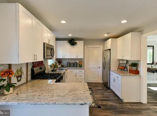 11 Meadowlark Ln, Willingboro, NJ 08046