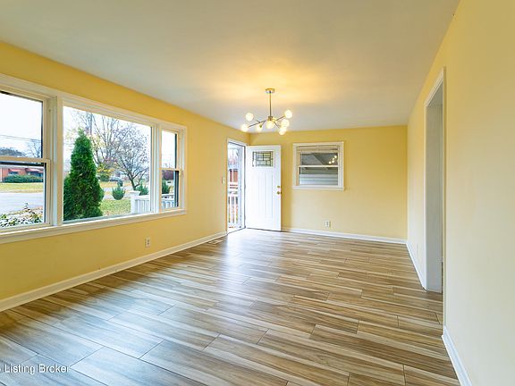 5th image of 1652 Stafford Ave