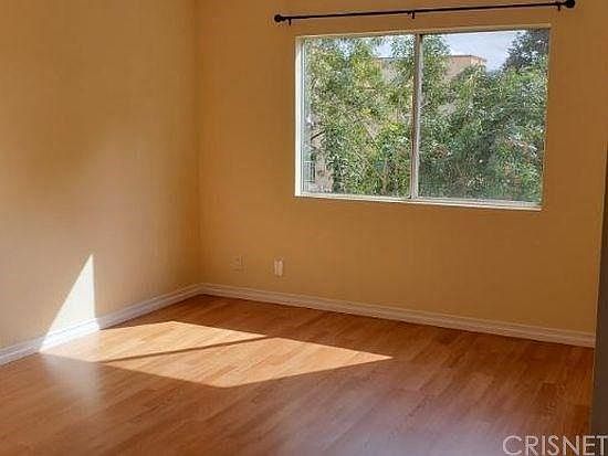 3rd image of 18611 Collins St APT E14