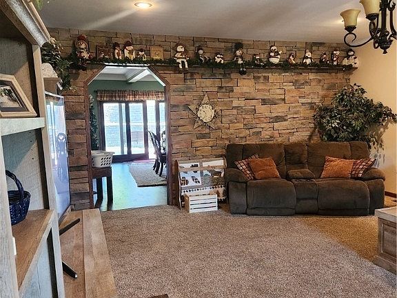 4th image of 121 Eldorado Dr