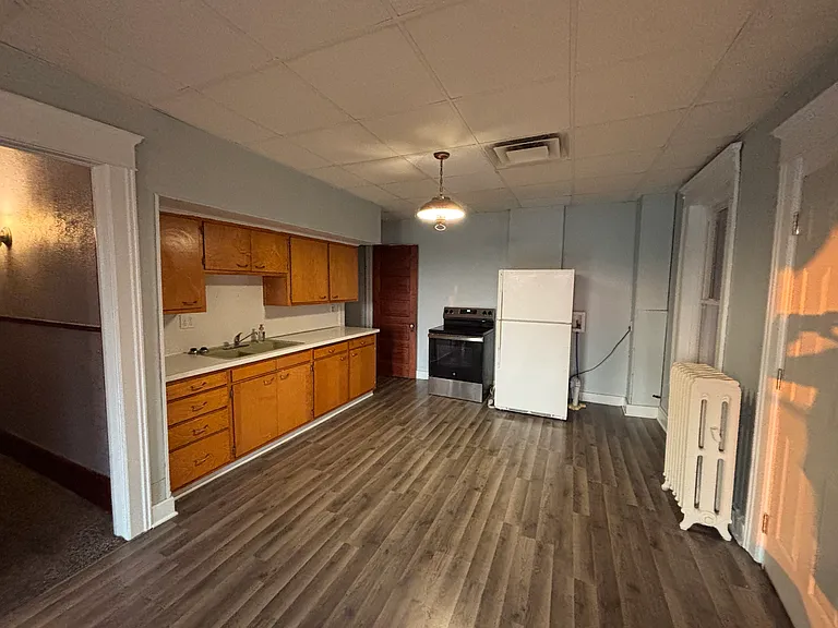 323 W High St #B — Photo 1