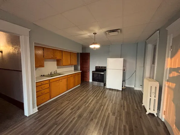 323 W High St #B, Orangeville, IL 61060