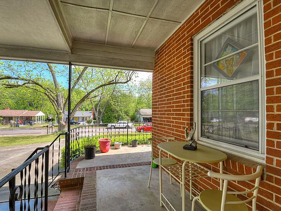4th image of 108 Nut Grove Dr
