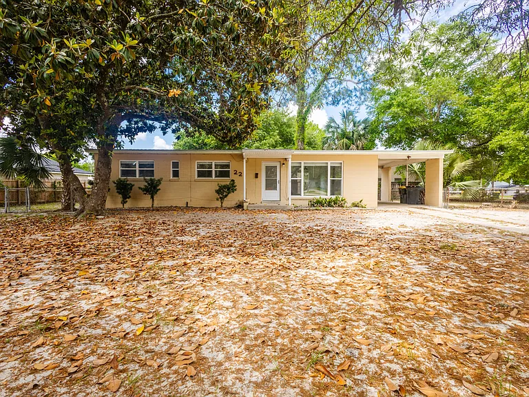 22 Laurie Dr NE — Photo 2