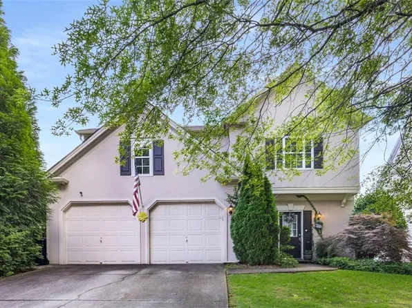 5035 Foxberry Ln, Roswell, GA 30075