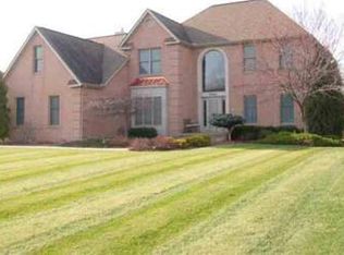 5184 Oakhill Dr, Swartz Creek, MI 48473